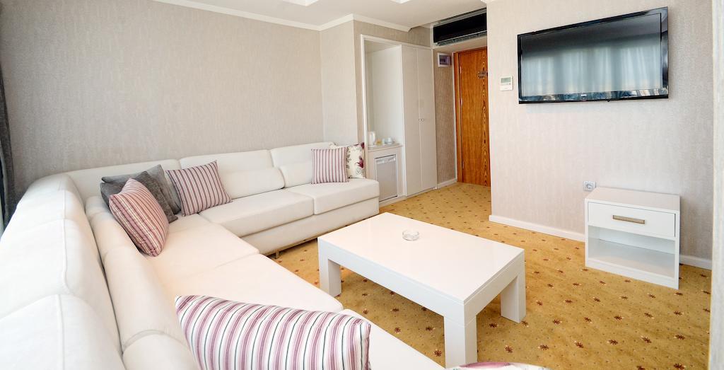 Nk Hotel Izmir Værelse billede